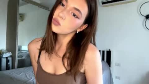 Snapshot of burmahimes chatting on 02-24-26, 05:49 Nica online show from 02-24-26, 05:49