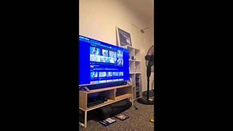 Snapshot of burra112 chatting on 12-17-25, 11:27 burra112 online show from 12-17-25, 11:27