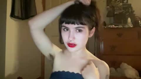 esme gray online show from 03-11-26, 05:02