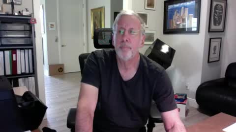 Snapshot of bustinout99 chatting on 01-15-25, 01:20 afternoon wood online show from 01-15-25, 01:20