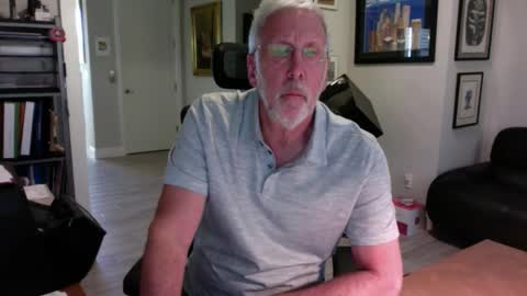 Snapshot of bustinout99 chatting on 12-01-25, 09:31 afternoon wood online show from 12-01-25, 09:31