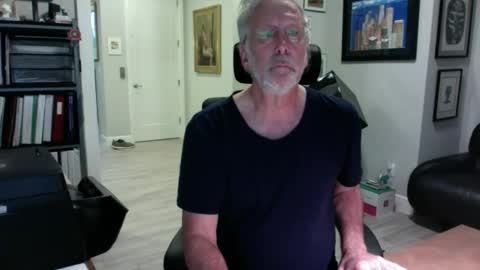 Snapshot of bustinout99 chatting on 01-15-26, 01:59 afternoon wood online show from 01-15-26, 01:59