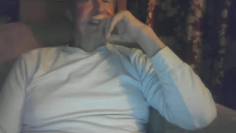 Snapshot of butterband chatting on 10-14-25, 06:03 butterband online show from 10-14-25, 06:03