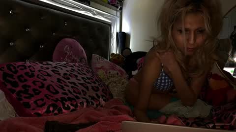 buttercupbimbo online show from 01-21-25, 05:41