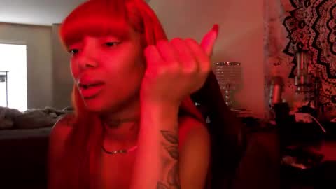 Snapshot of butterflybootyy chatting on 10-10-25, 01:10 butterfly booty online show from 10-10-25, 01:10