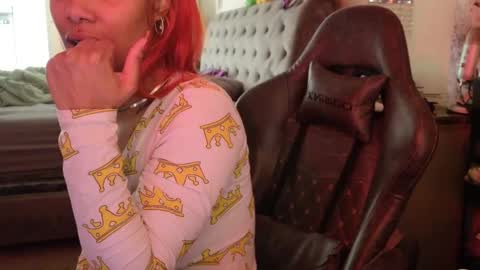 Snapshot of butterflybootyy chatting on 10-17-25, 05:15 butterfly booty online show from 10-17-25, 05:15