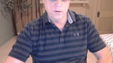 Snapshot of buttnakedfun954737 chatting on 01-11-25, 11:23 Miles online show from 01-11-25, 11:23