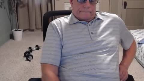 Snapshot of buttnakedfun954737 chatting on 01-21-25, 07:28 Miles online show from 01-21-25, 07:28