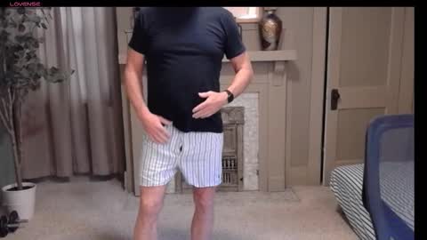 Snapshot of buttnakedfun954737 chatting on 11-26-25, 06:42 Miles online show from 11-26-25, 06:42