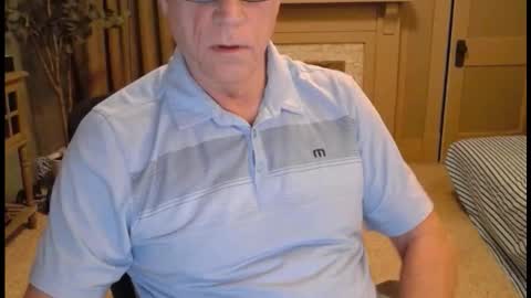 Snapshot of buttnakedfun954737 chatting on 12-14-25, 11:04 Miles online show from 12-14-25, 11:04