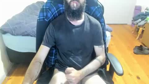 Snapshot of buzzcrash1 chatting on 01-07-25, 12:20 Buzz online show from 01-07-25, 12:20