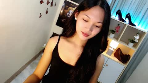 Snapshot of caitlin_x chatting on 09-19-25, 11:33 caitlin online show from 09-19-25, 11:33