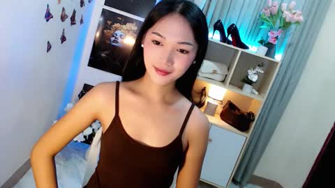 Snapshot of caitlin_x chatting on 10-13-25, 07:36 caitlin online show from 10-13-25, 07:36