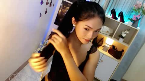 Snapshot of caitlin_x chatting on 11-14-25, 07:23 caitlin online show from 11-14-25, 07:23