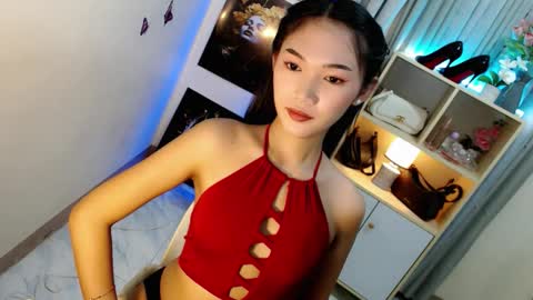 Snapshot of caitlin_x chatting on 02-01-26, 07:12 caitlin online show from 02-01-26, 07:12