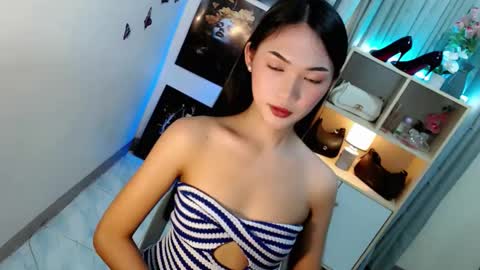 Snapshot of caitlin_x chatting on 02-11-26, 07:30 caitlin online show from 02-11-26, 07:30