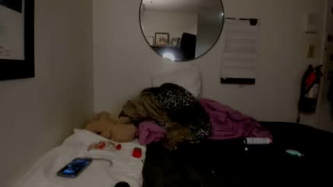 calaentemichele online show from 11-21-25, 05:28