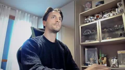 Snapshot of calciatore94 chatting on 10-16-25, 09:54 Marco online show from 10-16-25, 09:54