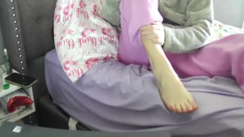 Snapshot of calicambri chatting on 01-04-25, 04:11 The Cali Cambri online show from 01-04-25, 04:11