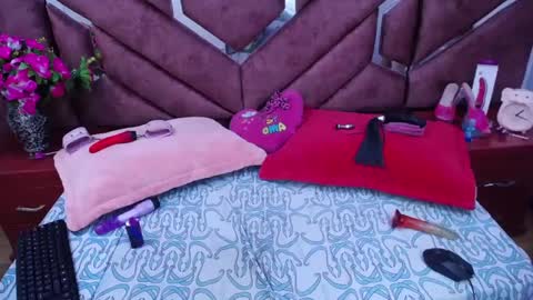 Snapshot of calipso_swet chatting on 02-21-25, 12:05 Calipso Swet online show from 02-21-25, 12:05