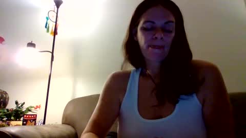 Snapshot of calli_girl420 chatting on 12-20-24, 05:04 Calli online show from 12-20-24, 05:04