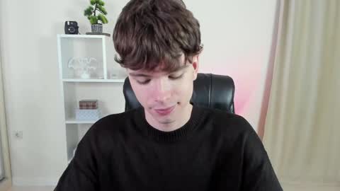 Snapshot of calvin_loves_you chatting on 12-07-24, 07:10 Hey I am Calvin  online show from 12-07-24, 07:10