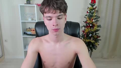 Snapshot of calvin_loves_you chatting on 12-29-24, 10:14 Hey I am Calvin  online show from 12-29-24, 10:14