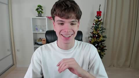 Snapshot of calvin_loves_you chatting on 01-03-25, 07:07 Hey I am Calvin  online show from 01-03-25, 07:07