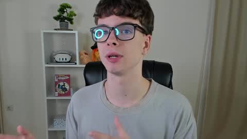 Snapshot of calvin_loves_you chatting on 01-22-25, 07:13 Hey I am Calvin  online show from 01-22-25, 07:13