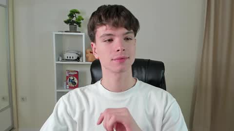 Snapshot of calvin_loves_you chatting on 02-08-25, 07:05 Hey I am Calvin  online show from 02-08-25, 07:05