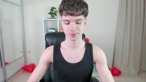 Snapshot of calvin_loves_you chatting on 02-14-25, 07:23 Hey I am Calvin  online show from 02-14-25, 07:23