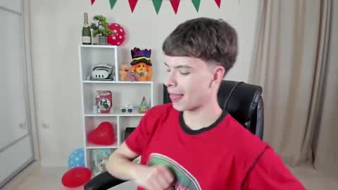 Snapshot of calvin_loves_you chatting on 03-06-25, 07:10 Hey I am Calvin  online show from 03-06-25, 07:10