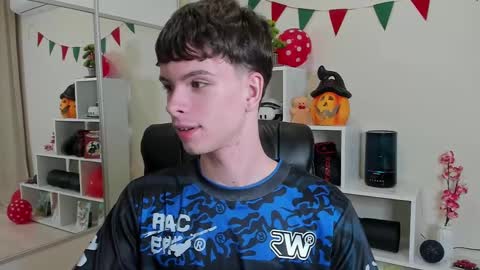 Snapshot of calvin_loves_you chatting on 03-09-25, 07:05 Hey I am Calvin  online show from 03-09-25, 07:05