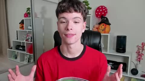 Snapshot of calvin_loves_you chatting on 03-12-25, 07:06 Hey I am Calvin  online show from 03-12-25, 07:06