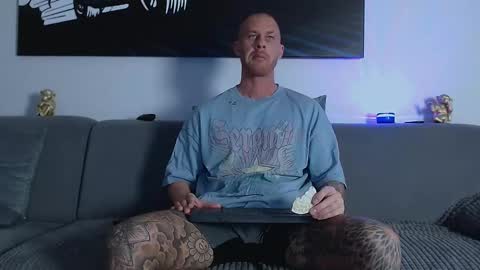 Calvin  online show from 01-03-25, 11:23