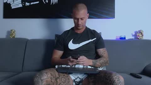 Calvin  online show from 01-05-25, 04:38