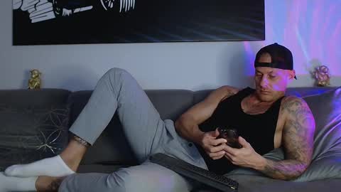 Calvin  online show from 01-13-25, 09:42