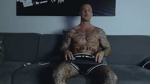 Calvin  online show from 09-11-25, 10:32