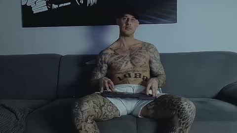 Calvin  online show from 11-26-25, 01:06