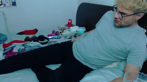 Snapshot of calvinjohnlad chatting on 02-19-25, 12:14 Calvinjohnlad online show from 02-19-25, 12:14