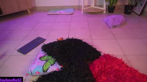 Calypso and Kayla online show from 01-28-25, 08:26