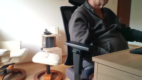 camcologne online show from 01-16-26, 10:41