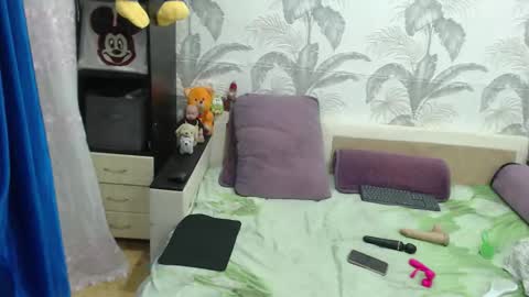 Snapshot of camdiva1 chatting on 09-12-25, 01:38 CamDiva1 online show from 09-12-25, 01:38