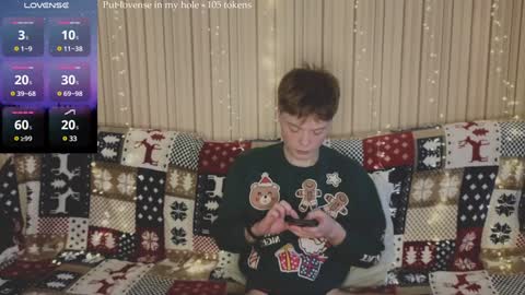 Snapshot of cameron_crowly chatting on 12-22-24, 06:06 Cameron online show from 12-22-24, 06:06