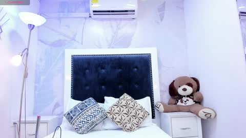 Snapshot of cameron_cutee chatting on 01-27-25, 07:03 Cameron Cutee online show from 01-27-25, 07:03