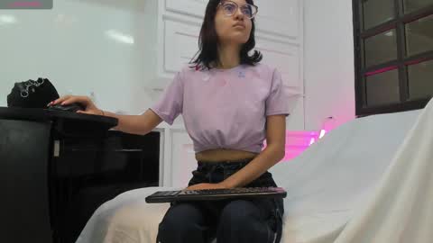 Snapshot of cameron_cutee chatting on 10-05-25, 11:30 Cameron Cutee online show from 10-05-25, 11:30