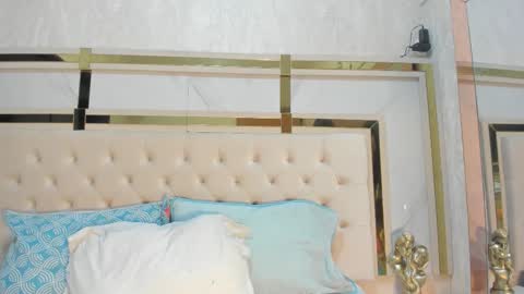 Snapshot of cameron_hearts chatting on 01-06-26, 12:20 cameron_hearts online show from 01-06-26, 12:20