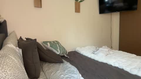 Snapshot of cami_calderon chatting on 10-17-25, 05:15 Camila online show from 10-17-25, 05:15