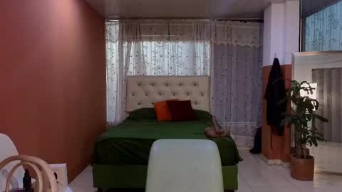 Camil online show from 11-22-25, 10:58