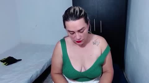 Snapshot of camila_987080 chatting on 12-15-25, 03:49 camila online show from 12-15-25, 03:49